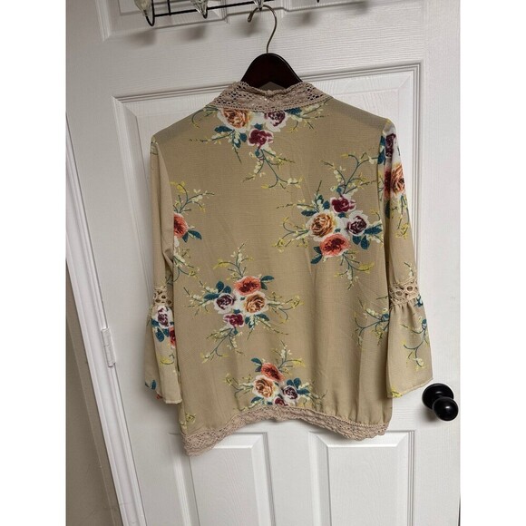 Medium Tan and White Floral Bell Sleeve Lace Cardigan - Picture 4 of 4